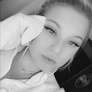 Meet your Posher, Makenna